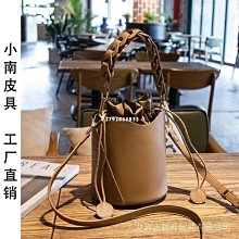 一件代發小眾設計可愛手拿包托特包休閑通勤飯盒包化妝包收納包女 歷史價格詳細信息