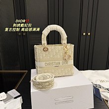 Connie代購#Fendi抽繩雙肩包男女同款FF抽繩縮口後背包 大容量書包 34.44cm 歷史價格詳細信息