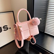 高級感包包女2023新款時尚小眾設計手提小方包網紅洋氣單肩斜挎包 歷史價格詳細信息