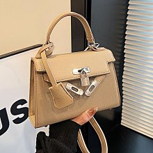 2024高級感洋氣小包新款質感百搭斜挎包流行時尚單肩小方包包女 歷史價格詳細信息