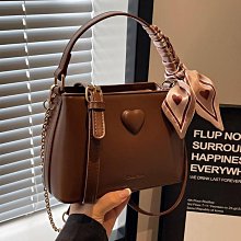 包包斜背包斜背包2024水桶小眾高級時尚容量大女春夏通勤質感新款-李李 韓國女裝 歷史價格詳細信息