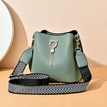 三層斜挎小包包女2023新款時尚軟皮中年媽媽包百搭單肩小挎包揹包 歷史價格詳細信息