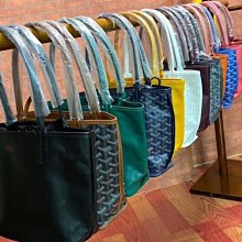 Goyard 托特包已經紅了好久好久，但他就是歷久不衰屹立不搖，耐用顏值也很高，目前黑黑棕灰準現貨各一可 歷史價格詳細信息