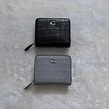 YOYO精選~COACH蔻馳迪士尼聯名公主與灰姑娘手挽零錢包C3363黃色 C3362淺綠 歷史價格詳細信息