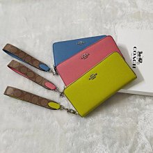 YOYO精選~COACH蔻馳迪士尼聯名公主與灰姑娘手挽零錢包C3363黃色 C3362淺綠 歷史價格詳細信息