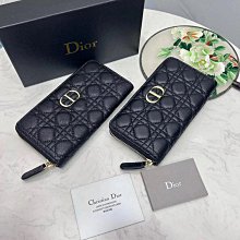 代購D**ior 2022官網同步 羊皮經典戴妃藤格紋拉鍊長夾 明星大牌同款 歷史價格詳細信息