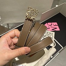 LOEWE 經典皮革側背包 黑 歷史價格詳細信息