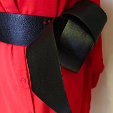 義大利設計師款le queen 水洗小羊皮編織高質感設計型款手提肩背斜背三用包 藍色 現貨 歷史價格詳細信息