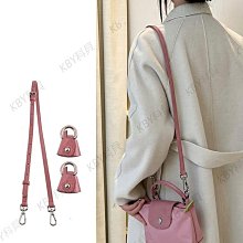 匠心手工坊包包掛件公仔汽車2022新款高檔車載情侶企鵝鑰匙扣玩偶 歷史價格詳細信息