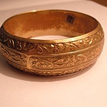 文文古董市場→有標記FRANCE 女孩愛宗教 古典雕刻 銀色鋁質耶穌與聖徒圓形老墬子 單賣 歷史價格詳細信息