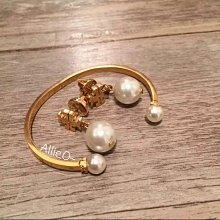 《Tory Burch》 TB 46188 珍珠鑰匙圈 吊飾 歷史價格詳細信息