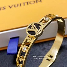 LV推出的三合一爆火，股多種包包的流行風潮。非常難得的是，三合一又出了男士款!而且是黑色老花與反色黑老花的拼接，黑老花迷肯定是控製不住了! 歷史價格詳細信息