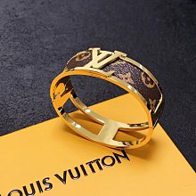 最新款皮革手鐲 手環 黃銅材質 開口均碼 時尚百搭精品 金黑墜款 圖片實拍 禮盒包裝 歷史價格詳細信息