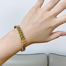 熱銷新款 香 Ch@ 大方珍珠水鑽設計，剛柔並濟沖擊視覺胸針 別針 胸花   明星大牌同款服裝包包 歷史價格詳細信息