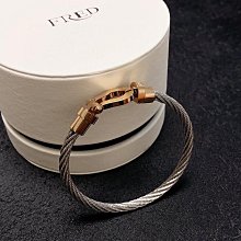 新款熱銷 中古手鐲女新款方形鋼帶手鏈腕表古歐氣質小金女士小眾石英手表女明星大牌同款手錶 歷史價格詳細信息