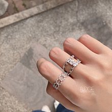 FUDGE法橘 / 正韓 時髦珍珠三角鋯石鑽開口寬戒指/LRS21928 歷史價格詳細信息