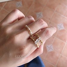 FUDGE法橘 / 正韓 時髦珍珠三角鋯石鑽開口寬戒指/LRS21928 歷史價格詳細信息