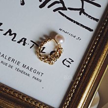 FUDGE法橘 / 正韓 時髦珍珠三角鋯石鑽開口寬戒指/LRS21928 歷史價格詳細信息