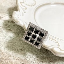 【H.W】個性動物風精緻微鑲密鋯T方鋯撞色鏤空咬環捲捲豹子頭拚色開口戒指 可調節 活口 歷史價格詳細信息