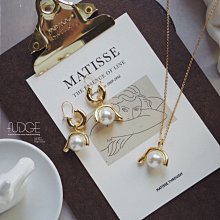 FUDGE法橘 / 正韓 時髦珍珠三角鋯石鑽開口寬戒指/LRS21928 歷史價格詳細信息