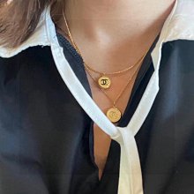 Chanel 香奈兒 紅色 雙C Logo 吊飾 壓克力材質 歷史價格詳細信息