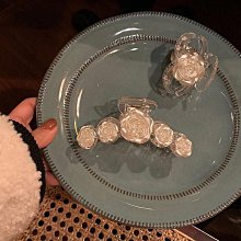 抓夾山茶花發夾女網紅 2023年新款后腦勺高級感抓夾蝴蝶結鯊魚夾發飾品 歷史價格詳細信息