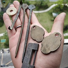 老銅簪子一枚完整，尺寸看圖，包老，速度要快，遲了就出了。 歷史價格詳細信息