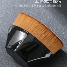 【魔術無痕粉底刷】無痕化妝粉底刷，六角形化妝刷 打造無瑕底妝 歷史價格詳細信息