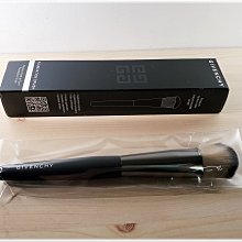 全新紀梵希Givenchy豬鼻子手鍊日本買的。G字扣，很美。便宜出，不退不換不議價。非偏遠 歷史價格詳細信息