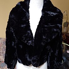 特價品旋轉117白色蕾絲鏤空刺繡薄棉質長版襯衫品項如圖二手M-L號（少一扣） 肩寬37公分袖長43公分胸圍40吋 歷史價格詳細信息