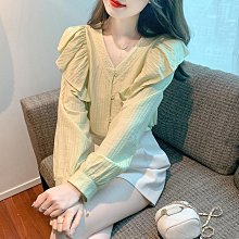 【歡迎光臨】設計感小眾2023夏季新款輕熟V領法式短袖襯衫女通勤簡約氣質上衣 歷史價格詳細信息