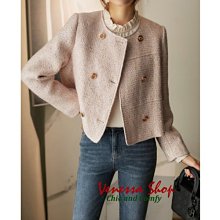 VENESSA~ SD 優雅小香風 經典雙排扣 閃亮手工珠片 小格紋夾花羊毛呢 俐落短版 圓領毛呢小外套 兩色 (G1239) 價格比較,價格查詢,歷史價格詳細信息