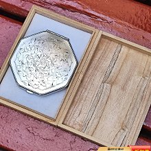 日本化妝盒，日本資生堂銅胎七寶燒，精美老物，全新全品，奢侈品，直徑81，108克。實-5680 歷史價格詳細信息