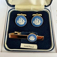 wedgwood 鍍銀座鐘 重金屬 帶浮雕白玉吊墜 因為整體包銀 多少有一點氧化 拿擦銀粉 應該能擦出來 歷史價格詳細信息