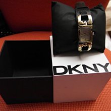 DKNY 女 黑色素面造型直筒長褲/S 號 歷史價格詳細信息
