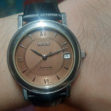 古馳Gucci限定款筆記本 簽字筆套裝 高級感非常濃的壹款筆記本套裝  筆記本甄選優質皮質做封面， 歷史價格詳細信息
