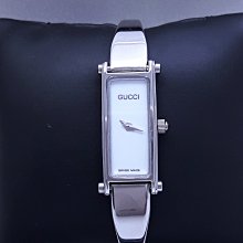 【Jessica潔西卡小舖】古馳GUCCI(1500L)細長方形經典粉色面白鋼手環石英女錶 歷史價格詳細信息