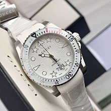 GUCCI Dive Automatic 銀色錶盤 橘色配綠色橡膠錶帶 男士 自動機械錶 YA136351 潛水錶 中性錶 歷史價格詳細信息
