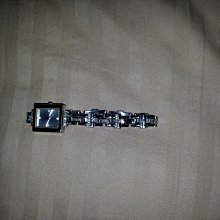 ??Guess新款經典紅色防刮相機包 出清 現貨 歷史價格詳細信息