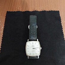 VILLE  黑色咖啡色圈圈打褶線條裝飾設計兩側口袋及膝裙 / 11 / 5206 歷史價格詳細信息