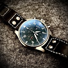 IWC 萬國 新飛行員計時鍊帶表(IW388113) x黑面x41mm 歷史價格詳細信息