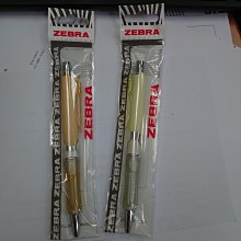 全新品 二隻小熊  一隻是格紋鈕釦小熊 另一隻為純白小熊 脖子都有金色蝴蝶結 可吊在包包上 可愛泰迪熊 婚禮佈置用品 歷史價格詳細信息