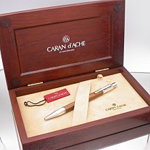 瑞士 CARAN dACHE 卡達《2019 Christmas 限定版 849 原子筆》Black Code 時尚黑 歷史價格詳細信息