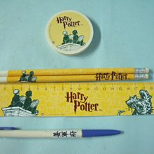 【姜軍府】《Harry Potter 哈利波特 文具一組》尺 鉛筆 橡皮擦 2001 Warner Bros 價格比較,價格查詢,歷史價格詳細信息