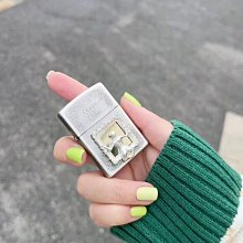創客優品 Zippo打火機芝寶煤油防風正版日版熏銅經典標志紅色火焰正品芝寶 HJ853 歷史價格詳細信息