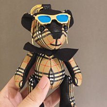 BURBERRY Thomas 泰迪熊風衣造型吊飾鑰匙圈(經典米色) 歷史價格詳細信息