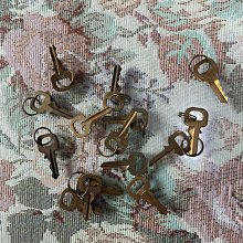 原廠LV抽屜式大紙盒精品盒 內含同款束口提袋 緞帶 LOUIS VUITTON 歷史價格詳細信息