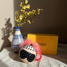 Fendi 老佛爺羊毛圍巾 黑 現貨 歷史價格詳細信息