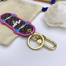 熱銷新款 配圖片原版包裝 L家 鑰匙扣 配馬蹄扣，小愛車鑰匙必備 全部實拍 明星大牌同款服裝包包 歷史價格詳細信息