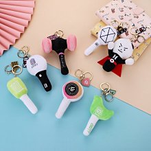 BTS,GOT7,EXO,BLACKPINK,TWICE,NCT,TXT,X101愛心閃粉鑰匙扣圈挂件(4入1組) 歷史價格詳細信息